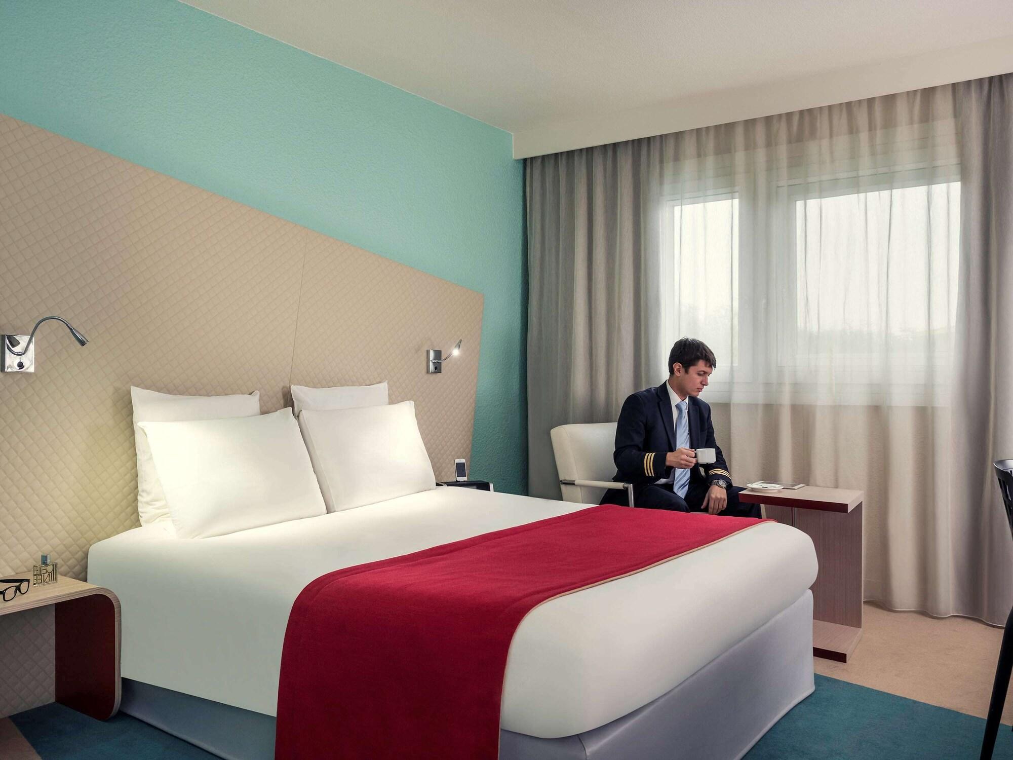 Mercure Paris Le Bourget Aeroport Le Blanc-Mesnil Exterior photo