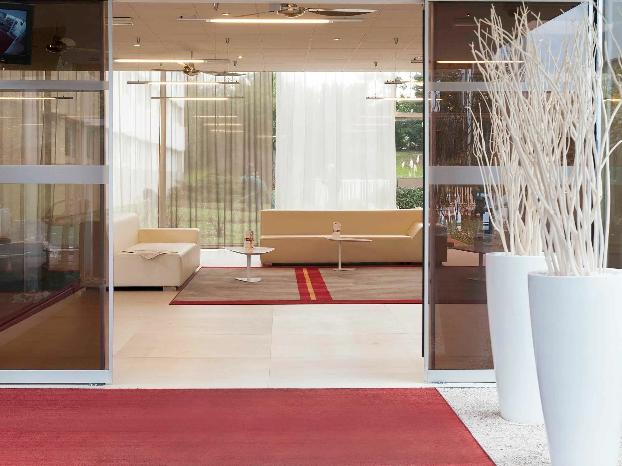Mercure Paris Le Bourget Aeroport Le Blanc-Mesnil Exterior photo